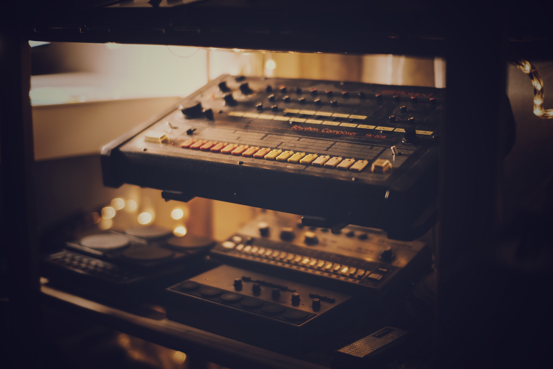 TR-808 y sintetizadores